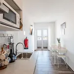 Beguest Oceanic Rainbow Apartment