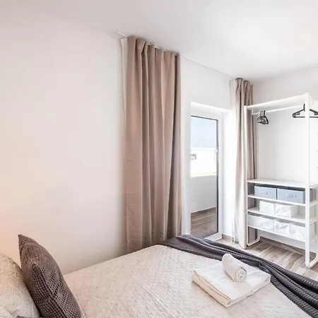 Beguest Oceanic Rainbow Apartment *