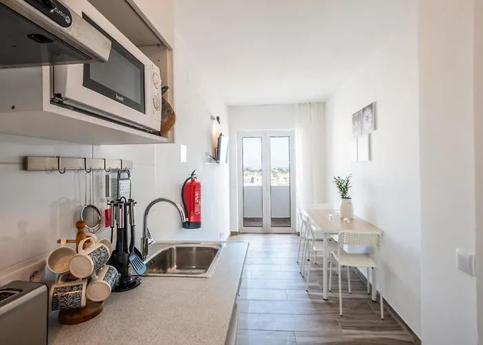 Beguest Oceanic Rainbow アパート